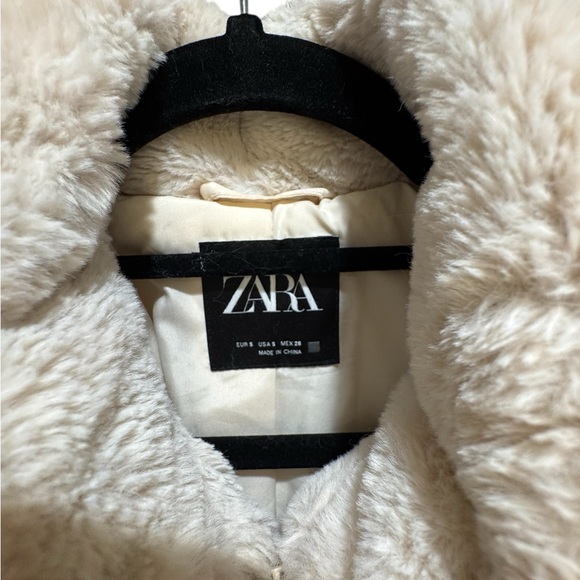 Zara white cream faux fur coat size small - Picture 3 of 3